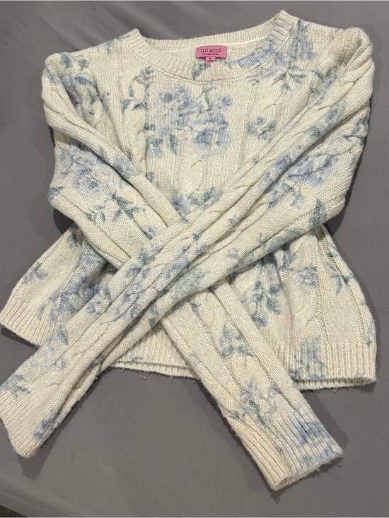 Francesca's Collections Sweaters - Francesca’s Floral Sweater